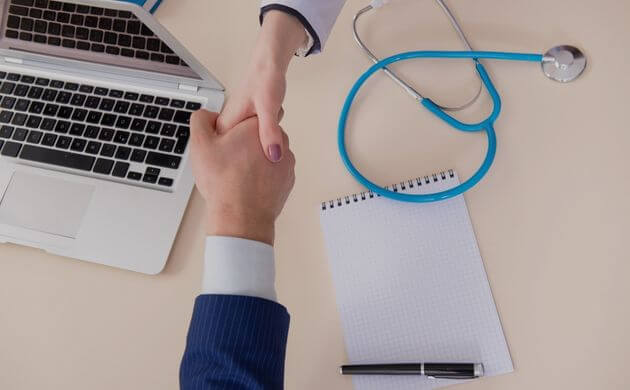 Conviene el Seguro de Gastos Médicos Mayores Metlife